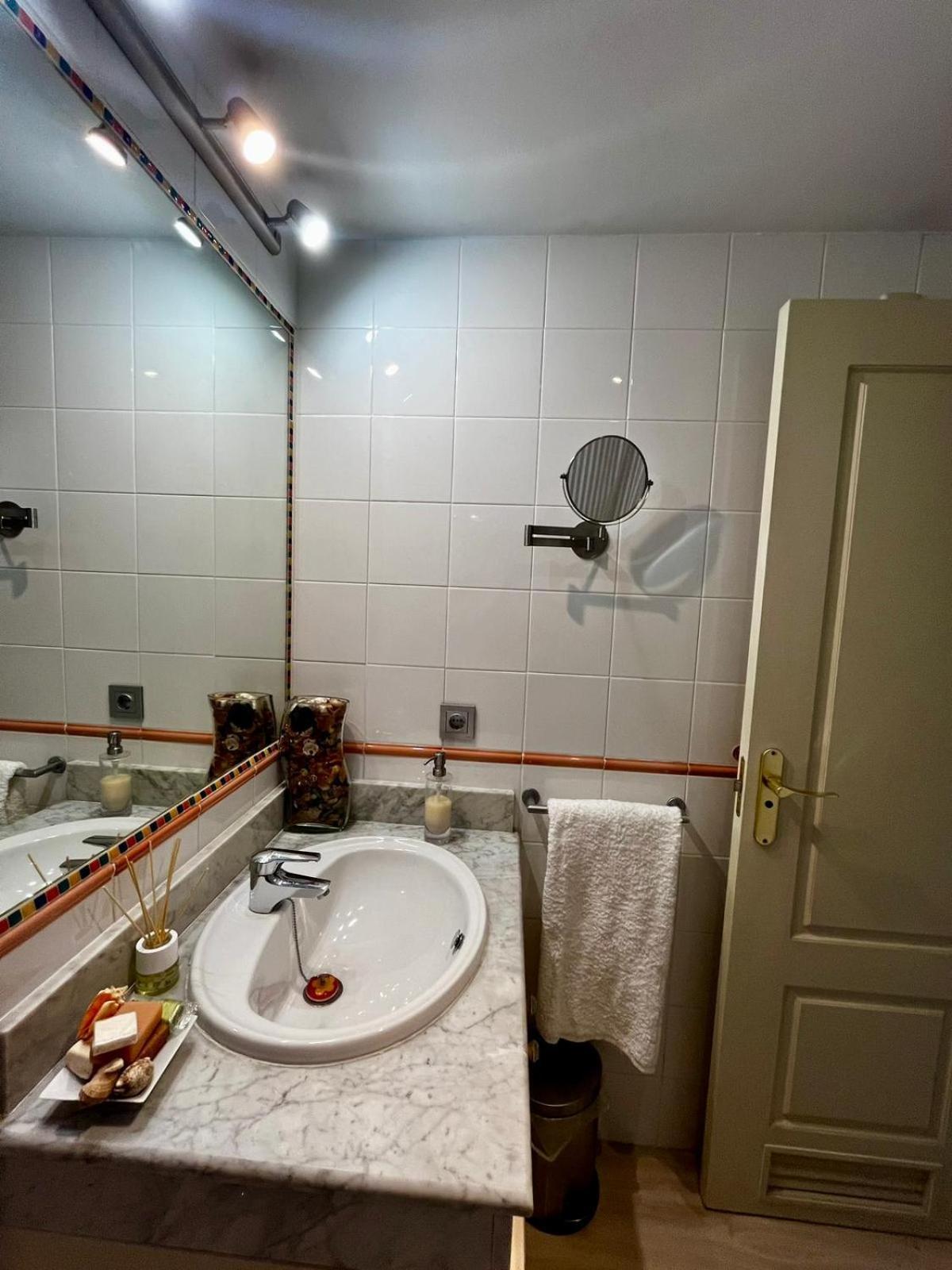 Tu Oasis De Lujo Junto Al Guadalquivir Séville